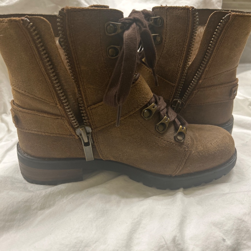 Ugg Sherpa Lined Boot Size 5.5 - image 6